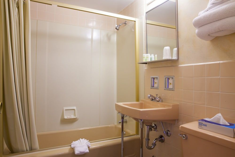 Heart O' Chicago Standard Double Room, 2 Double Beds 6