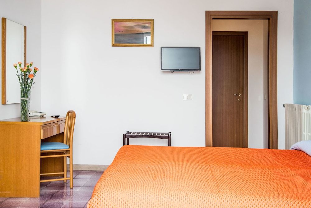 Economy Double or Twin Room