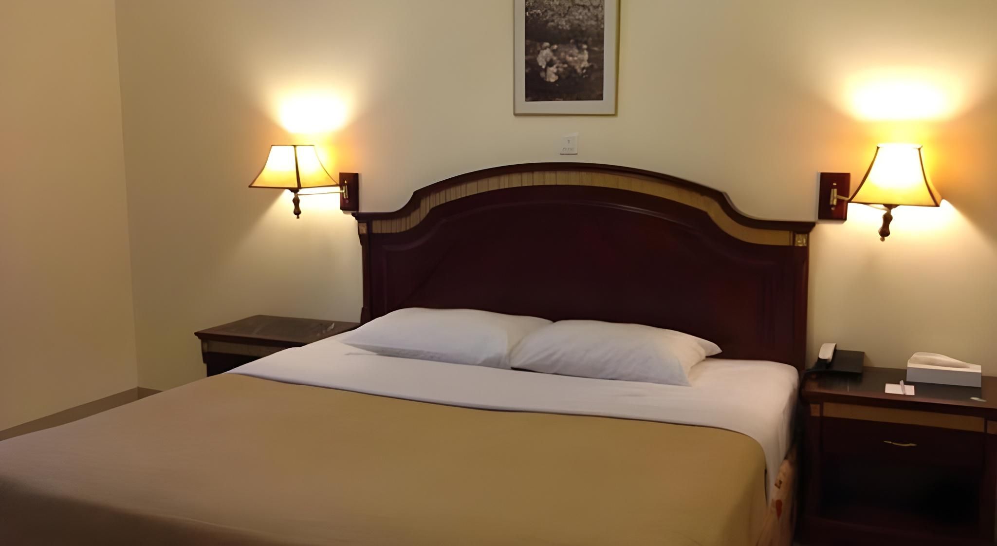 Nihal Hotel Deluxe Room 7