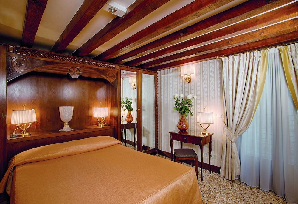 undefined Hotel Palazzo Stern 3