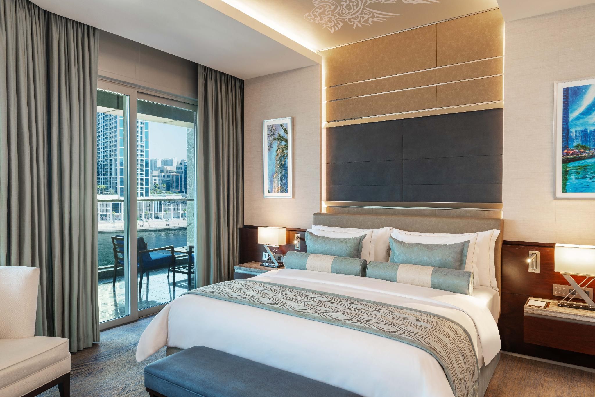 Royal Suite, Club level, 2 Bedroom Suite, Bedroom 1: 1 King, Bedroom 2: 1 King, Skyline view