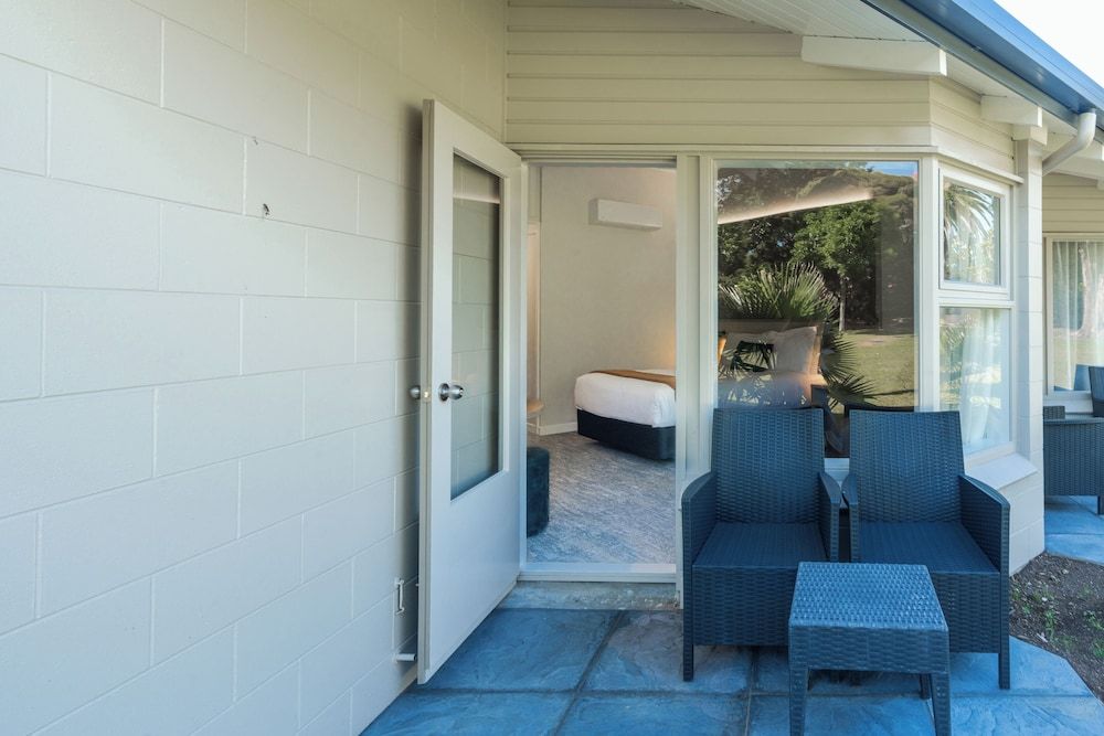 Copthorne Hotel and Resort Bay of Islands Superior Gardenview 1 Queen 3