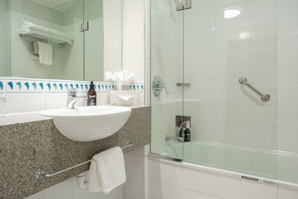 Copthorne Hotel and Resort Bay of Islands Superior Gardenview 1 Queen 5