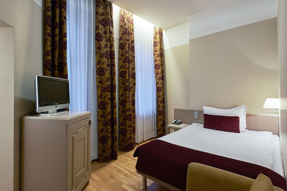 Opera Hotel