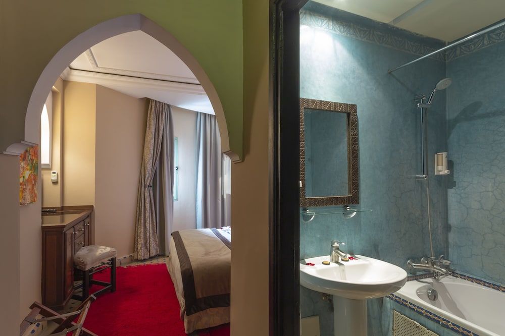 undefined Hotel Le Caspien 8