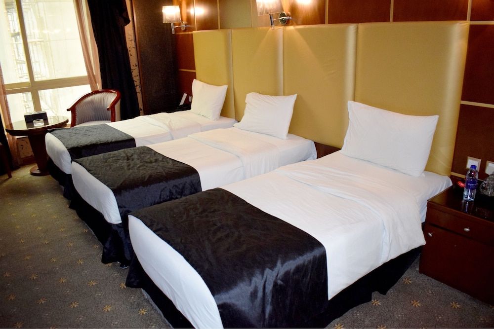 Kings Park Hotel Superior Family Room 4