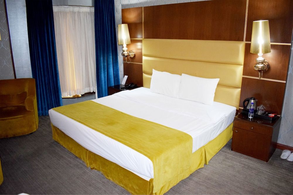 undefined Kings Park Hotel 4