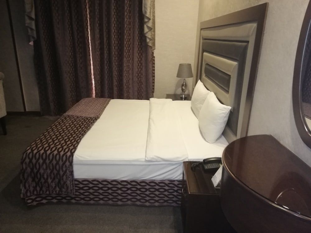 Kings Park Hotel Standard Room 4