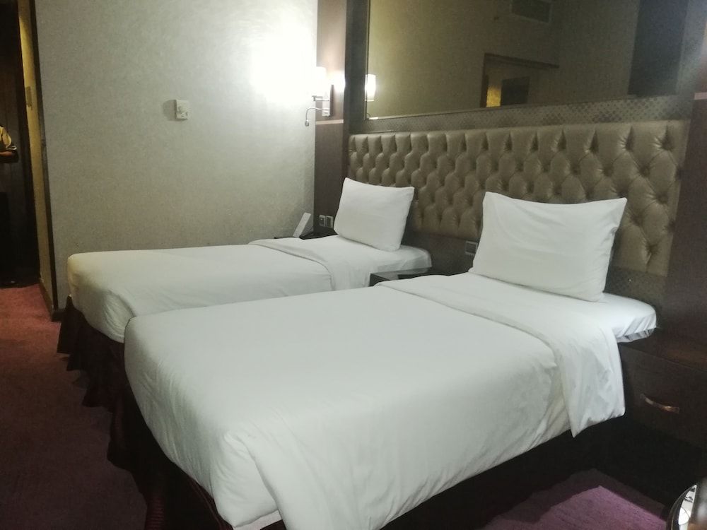 Kings Park Hotel Standard Room 4