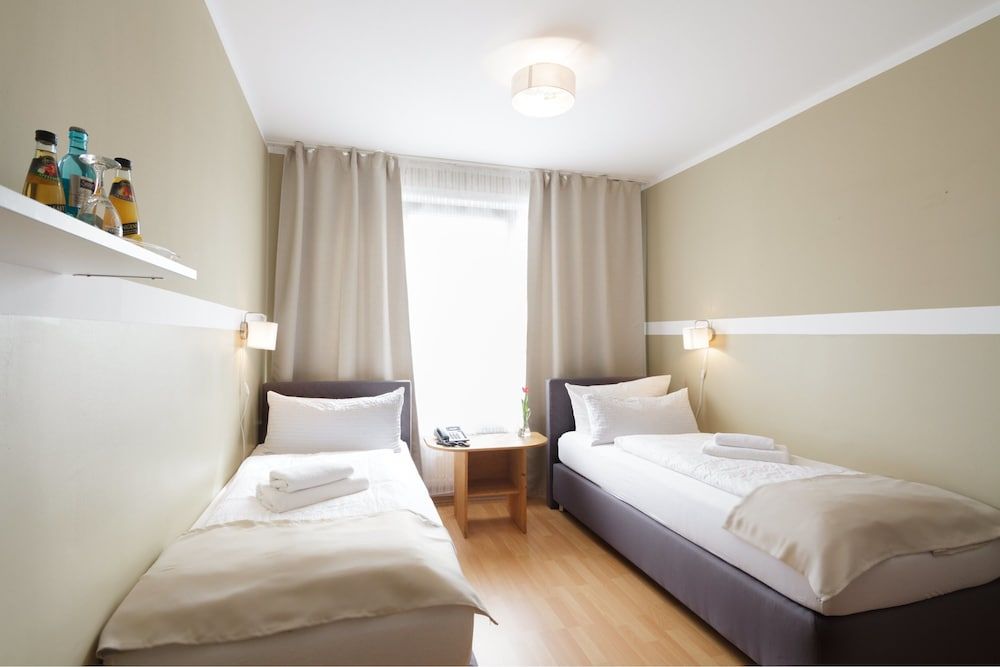 Hotel Pankow Standard Double Room, 1 Bedroom, Non Smoking 2