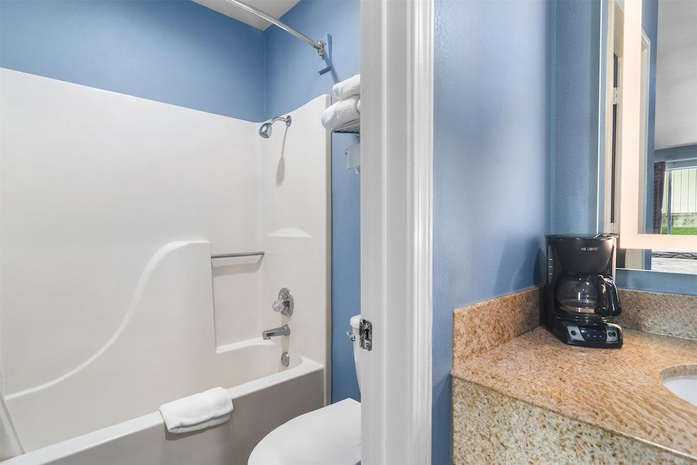 Americas Best Value Inn & Suites Siloam Springs Room, 2 Queen Beds, Smoking 7