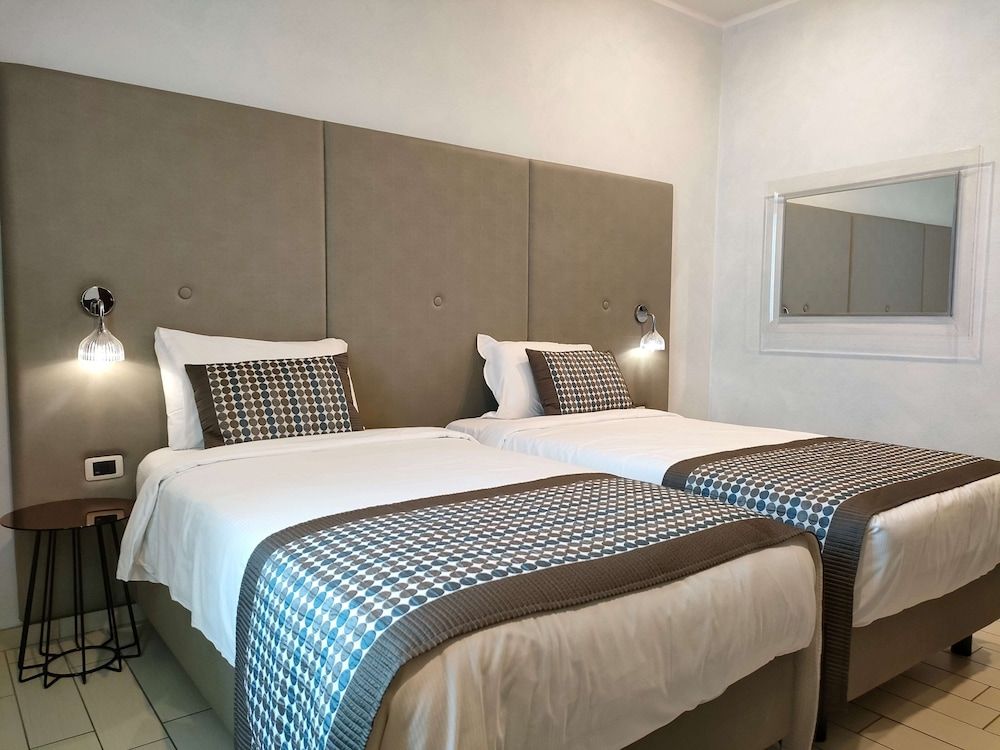 Best Western Plus Royal Superga Hotel Superior Room, 2 Twin Beds, Non Smoking 3