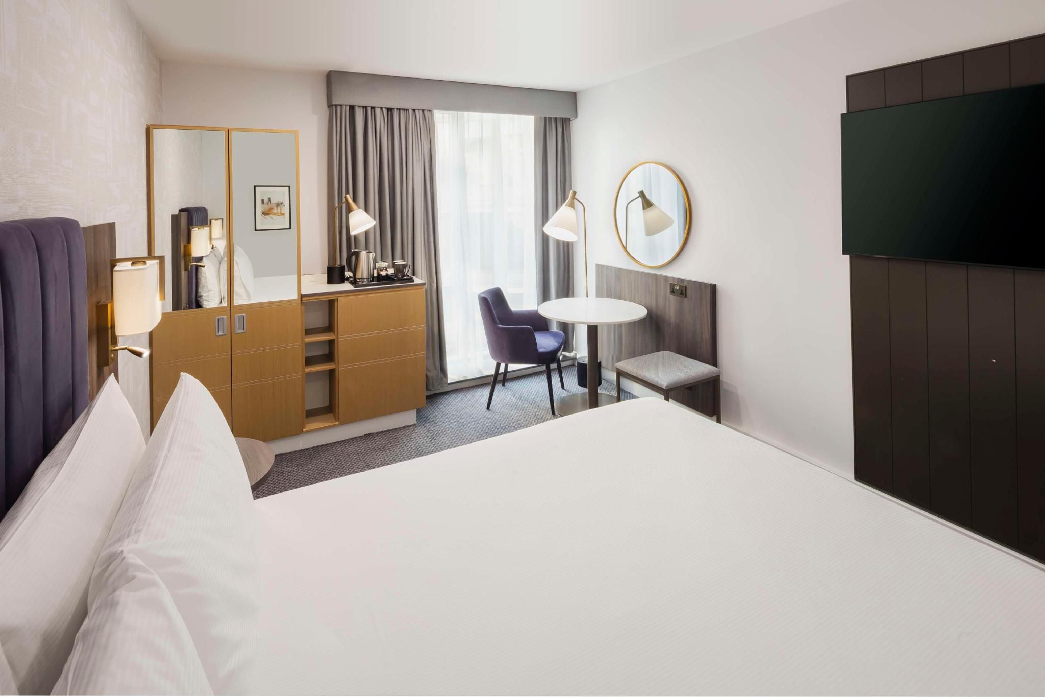 DoubleTree by Hilton Manchester - Piccadilly KING GUEST BEDROOM 2