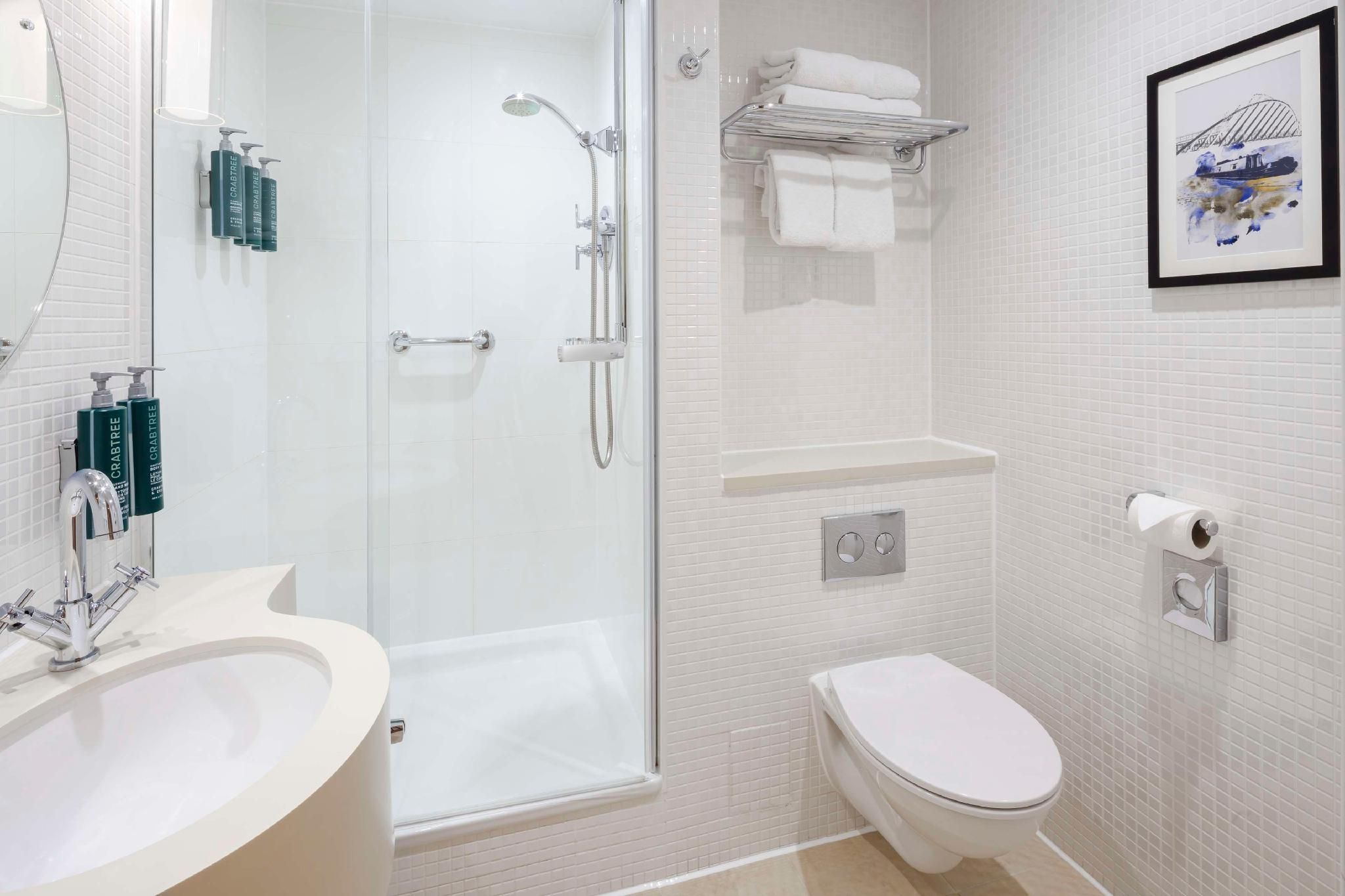 DoubleTree by Hilton Manchester - Piccadilly KING GUEST BEDROOM 3