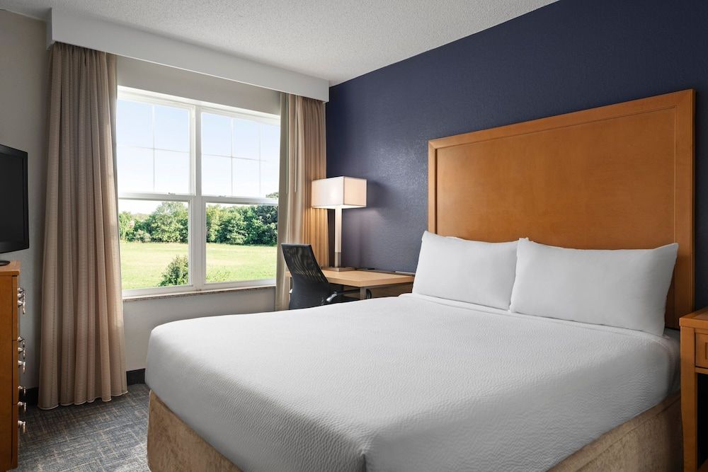 Suite, 2 Bedrooms (Hearing Accessible)