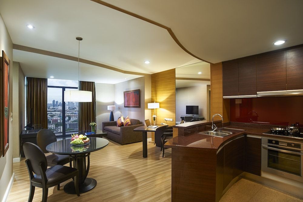 Urbana Sathorn Hotel One Bedroom Deluxe Suite with Bathtub 6