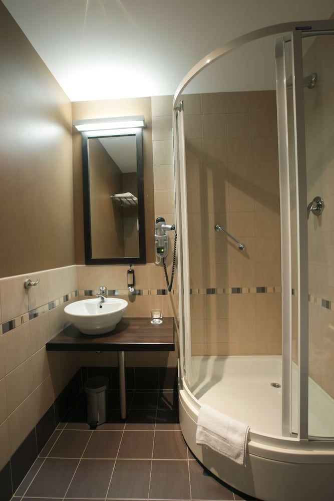 Hanza Hotel Economy Double Room 3