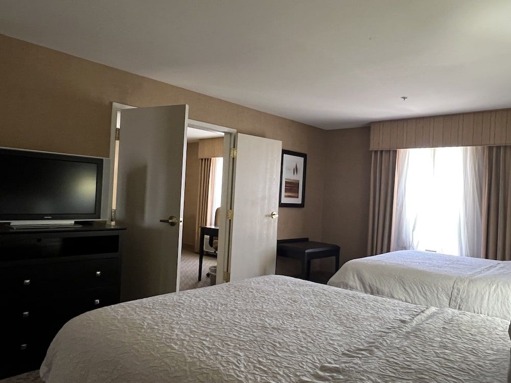Suite, 2 Queen Beds, Non Smoking