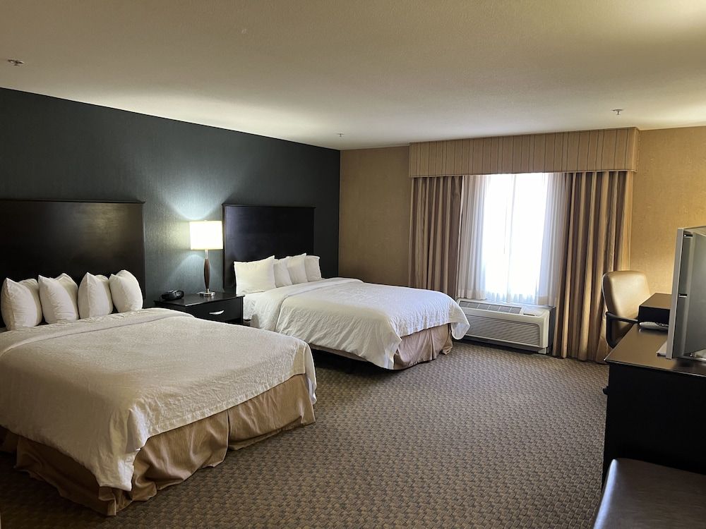 Room, 2 Queen Beds, Accessible, Non Smoking