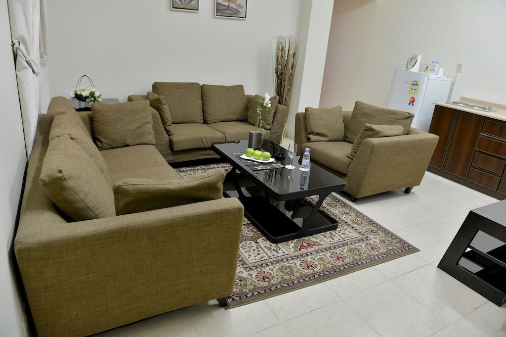 Four Seasons Hotel Apartments Studio 19