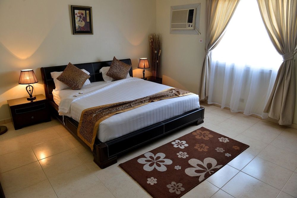 Four Seasons Hotel Apartments Studio 10