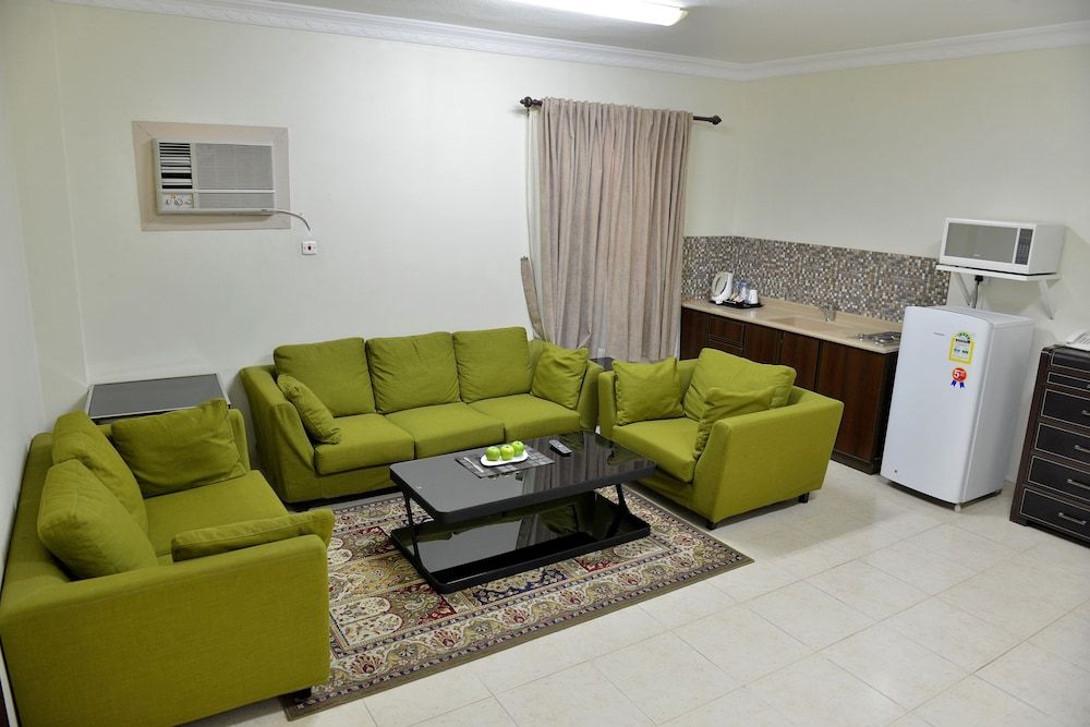 Four Seasons Hotel Apartments Studio 22