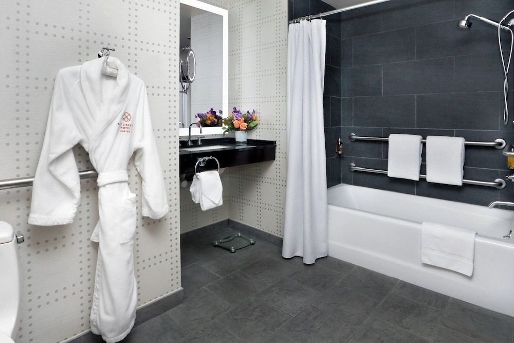 The Liberty, a Marriott Luxury Collection Hotel, Boston Superior Room, 1 King Bed 6