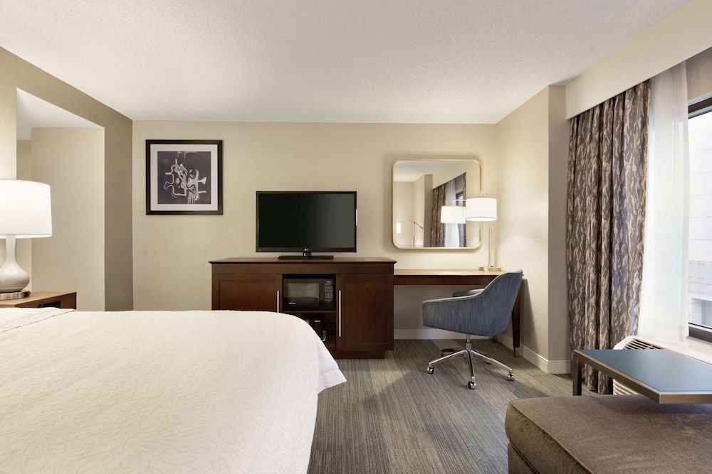 Room, 1 King Bed, Accessible, Non Smoking (Hearing)
