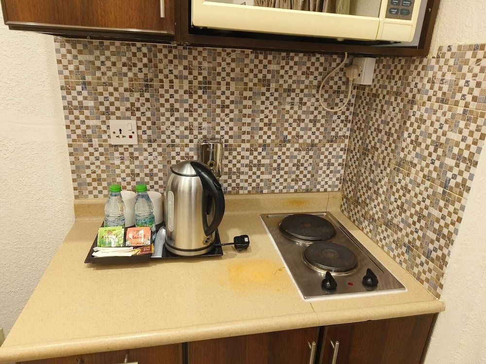 Khalifa Tower Hotel Apartments Standard Room, Kitchen 7