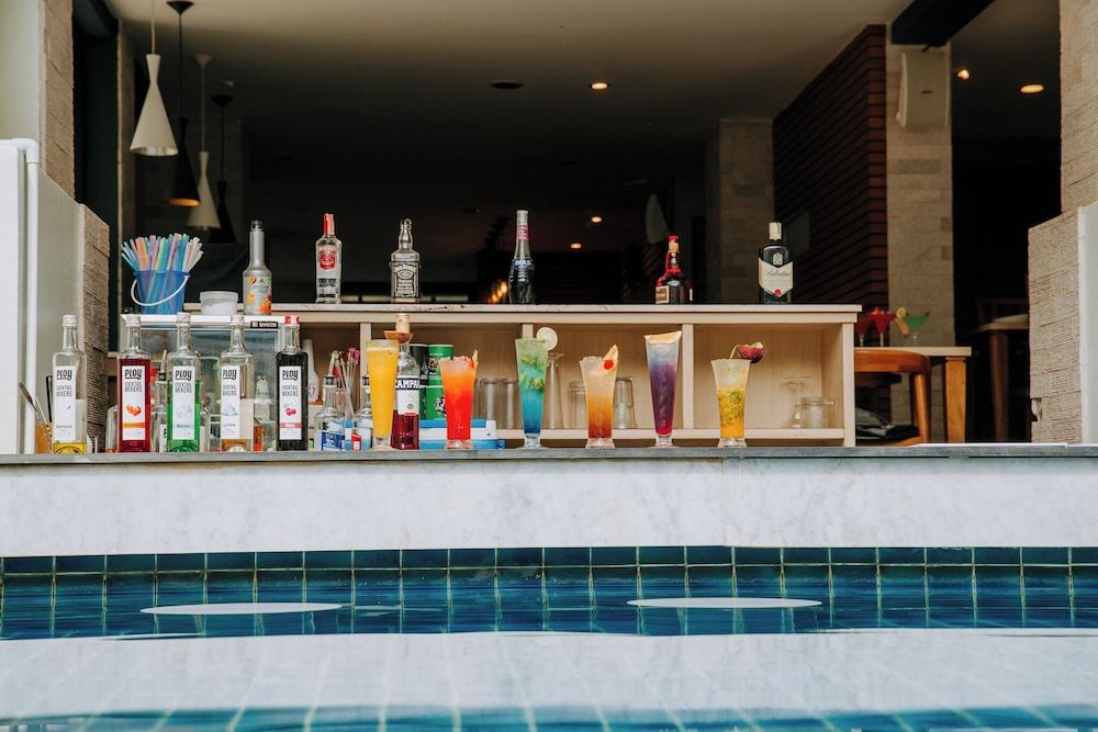Poolside bar