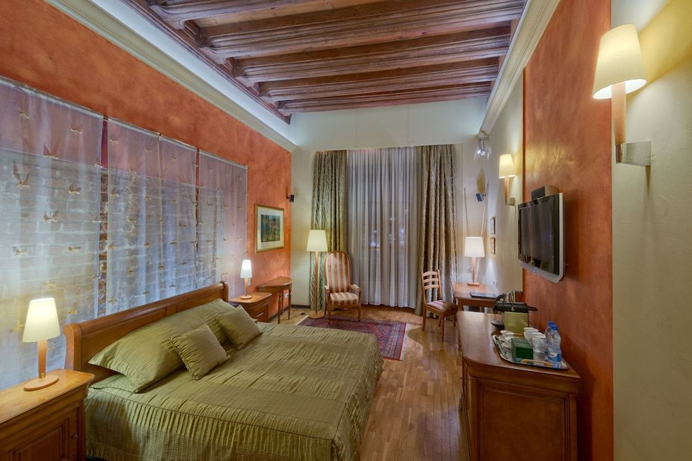 Deluxe Room with Double or Twin Bed