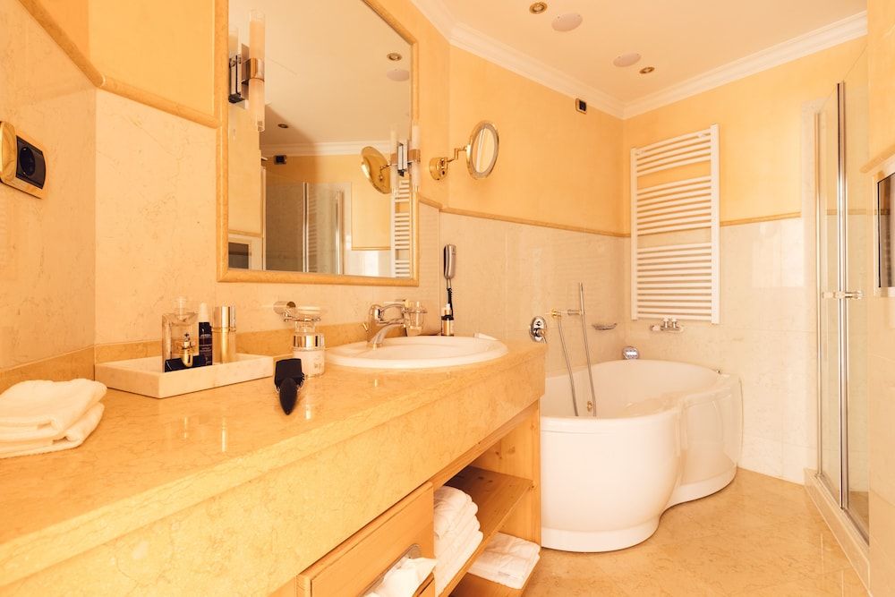 Alpenpalace Luxury Hideaway & Spa Retreat Studio (Alpensuite) 12