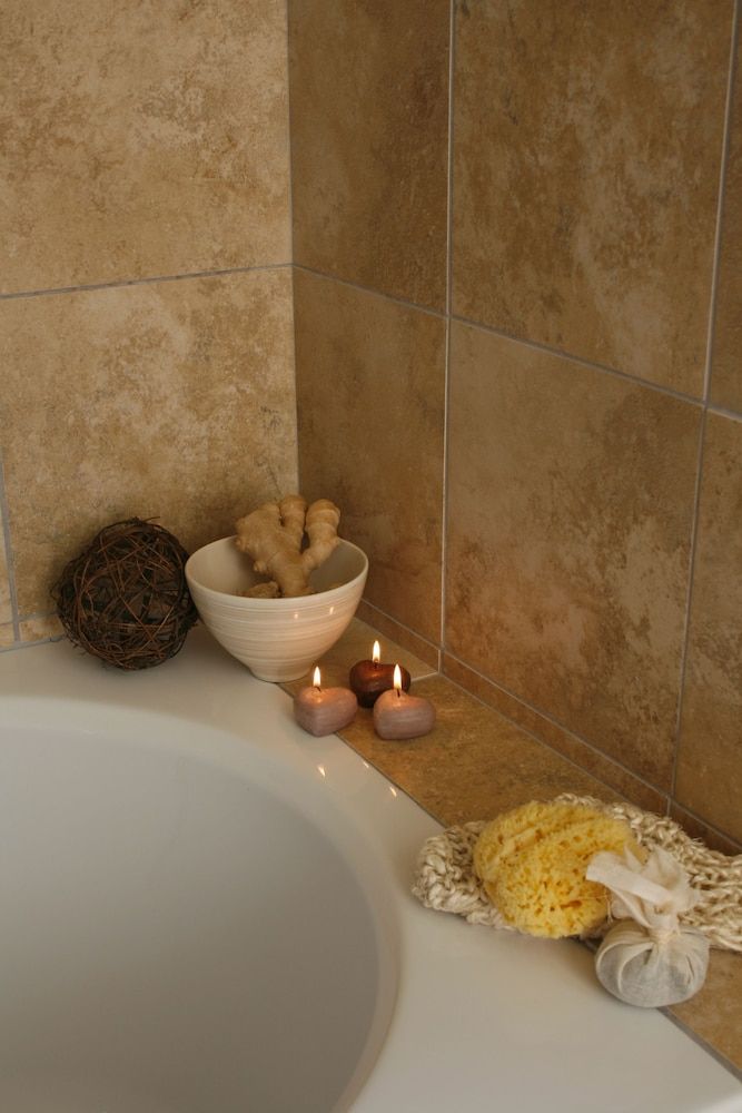 Deep Soaking Bathtub