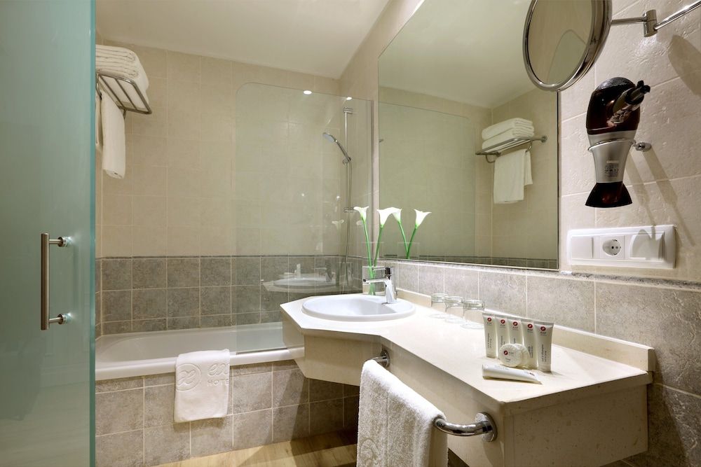 Hotel Exe Isla Cartuja Double or Twin Room 13