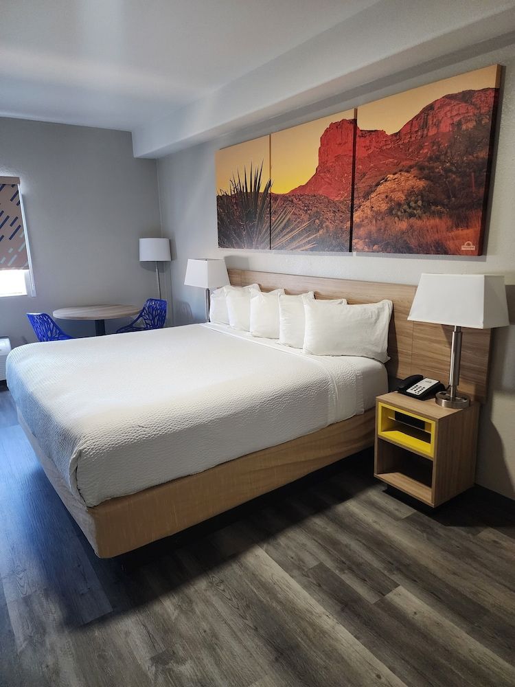 Studio Suite, 1 King Bed, Non Smoking