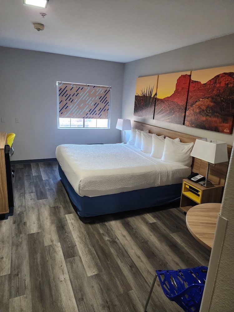 Standard Room, 1 King Bed, Accessible