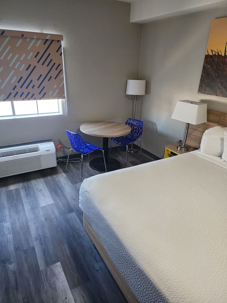 Studio Suite, 1 King Bed, Non Smoking