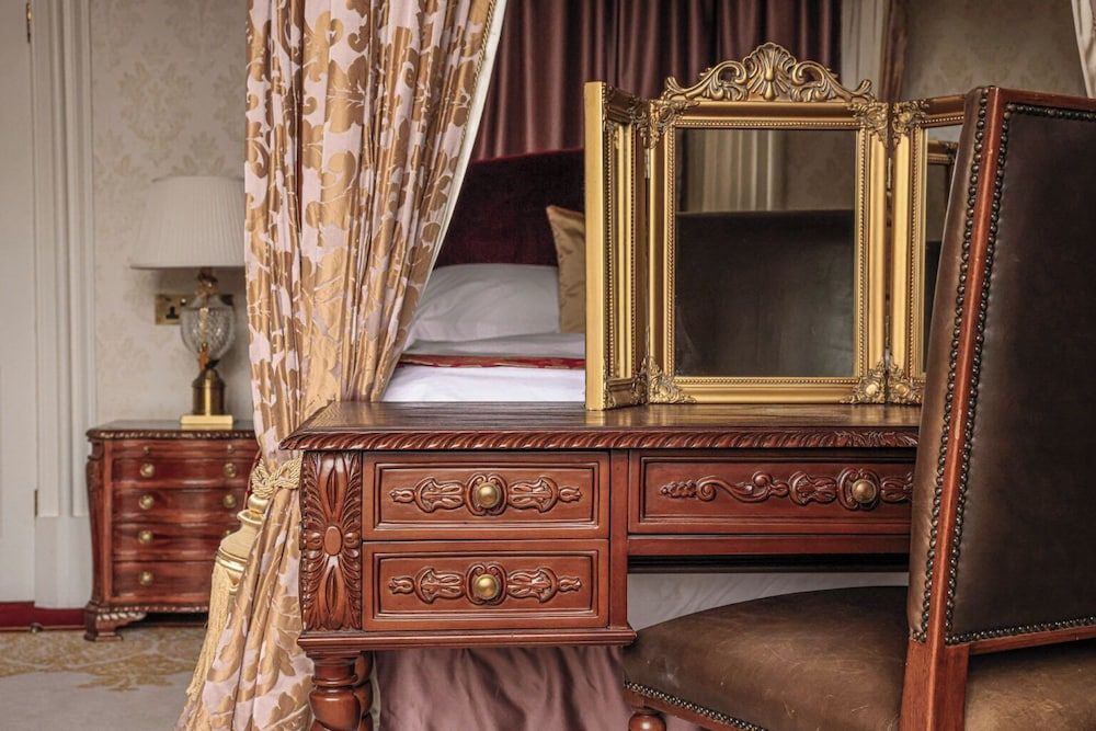 Thornbury Castle, Relais & Châteaux Deluxe Double Room 4