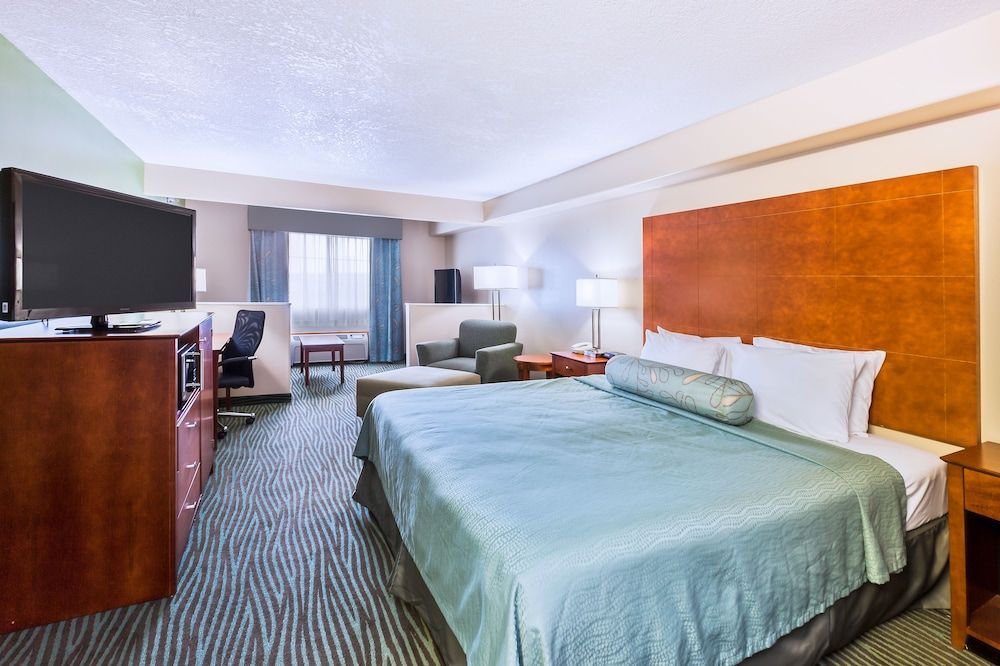 Suite, 1 King Bed, Non Smoking