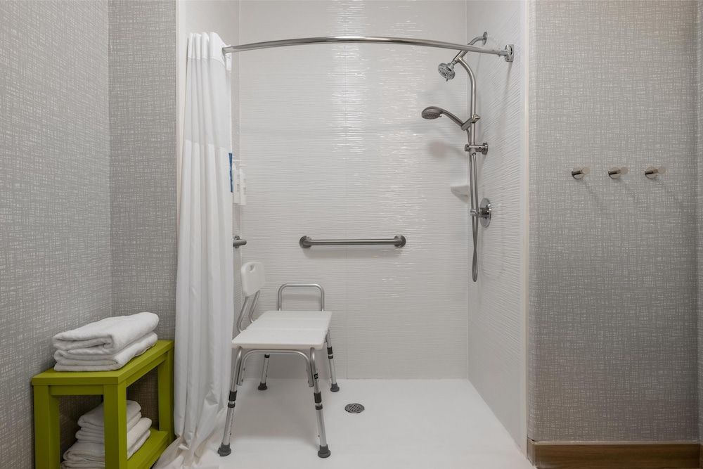 Suite, 1 King Bed, Accessible, Non Smoking