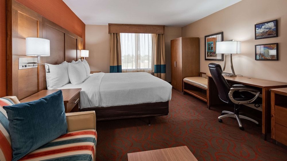 Suite, 1 King Bed, Non Smoking, Refrigerator & Microwave (with Sofabed)