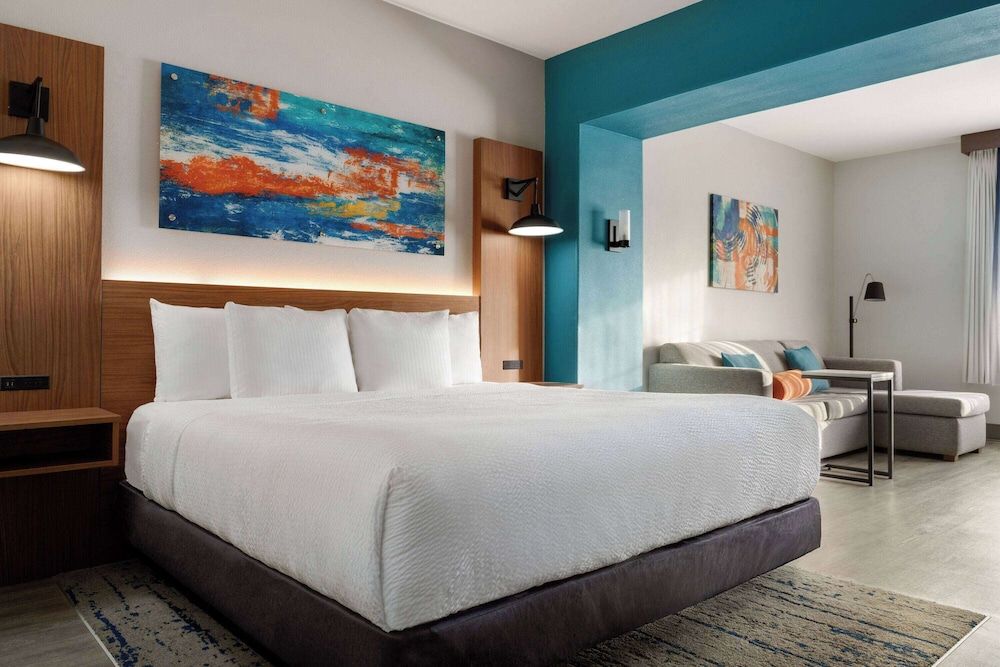 Deluxe Room, 1 King Bed, Non Smoking