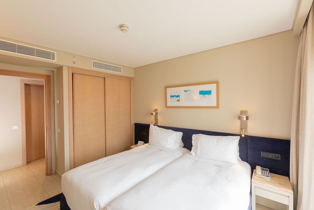 Two Bedroom Apartment, Pool View