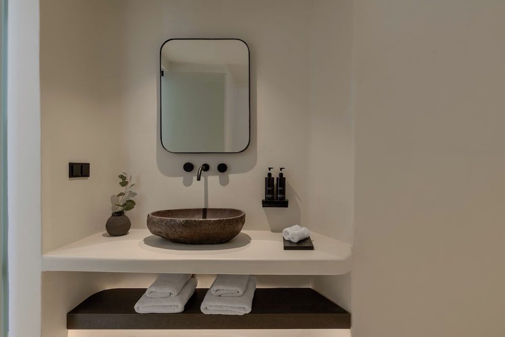 Rocabella Mykonos Hotel Superior Room, Sea View 4