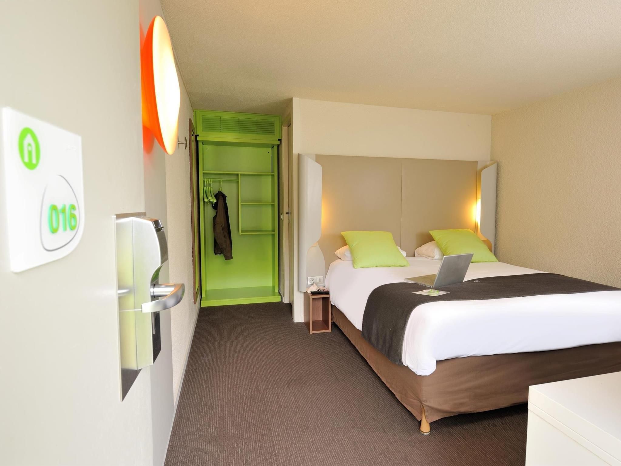 Campanile Beauvais 1 Double Bed 2