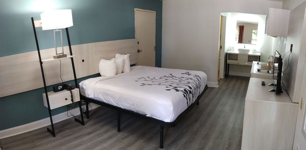 Deluxe Room, 1 King Bed with Sofa bed, Non Smoking
