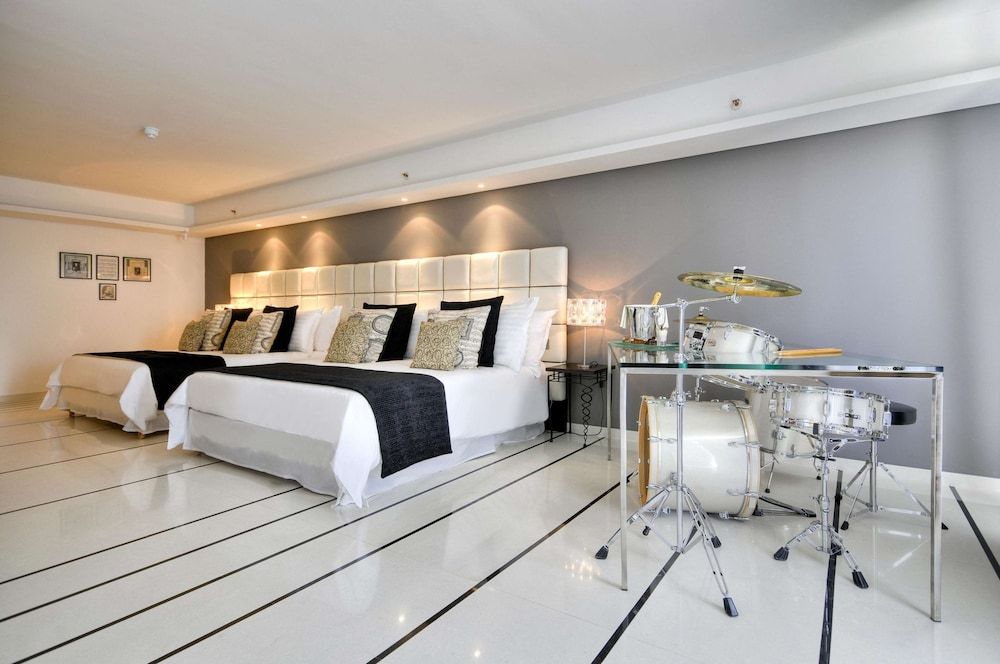 AX The Palace Suite, Hot Tub