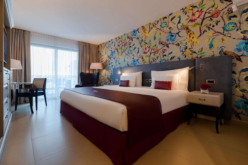 AX The Palace Superior Room