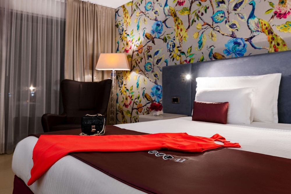 AX The Palace Superior Room 5