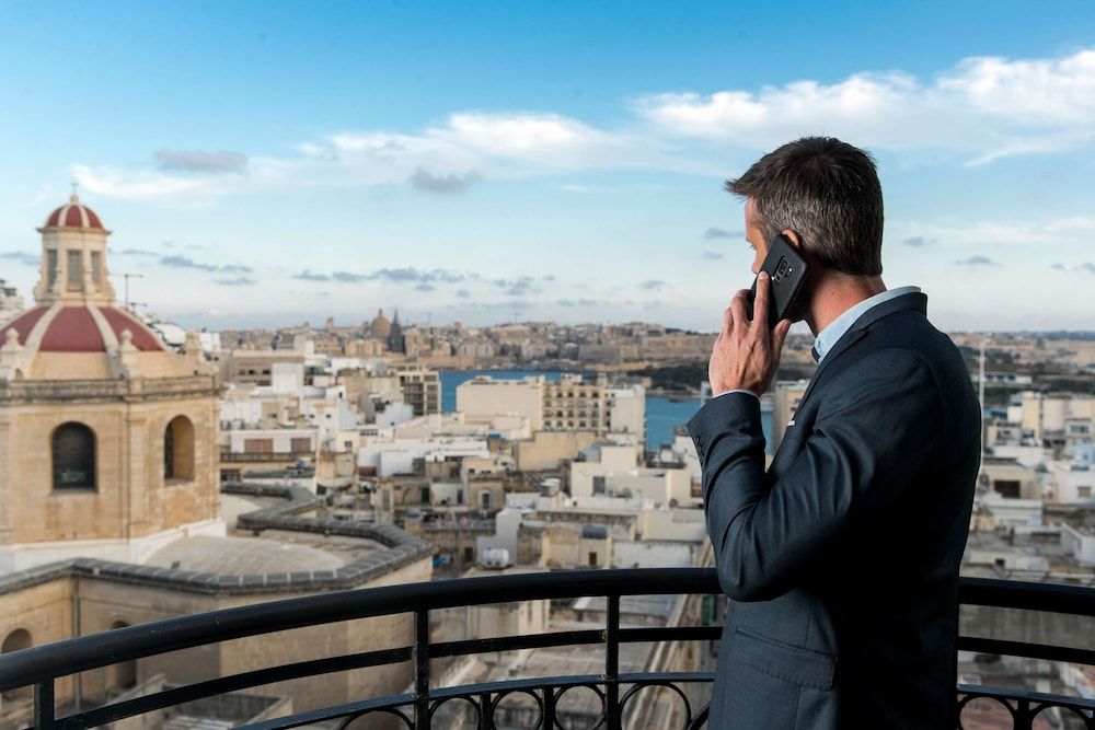 AX The Palace Suite, Hot Tub 3